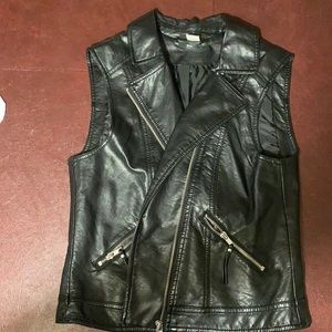 Black leather Vest!